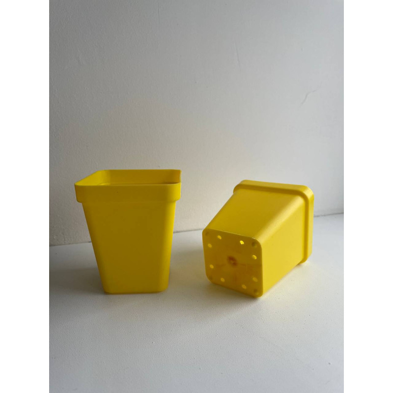 Горщик квадратний щільний, 7х7х8см, жовтий